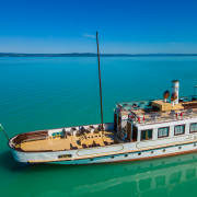 Kelén nosztalgiahajó a Balatonon