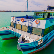 Badacsony katamarán a Balatonon