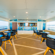 Siófok katamarán felső fedélzet büfé