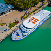 Szent Miklós motoros Balatonfüred hajóállomáson