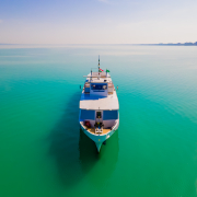 Boglár motoros hajó a Balatonon
