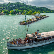 Csobánc sétahajó Tihany felé