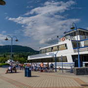 Füred katamarán kiköt