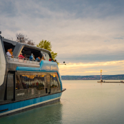 Tomaj katamarán a Balatonon