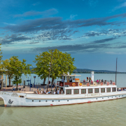 Helka sétahajó a keszthelyi kikötőben