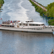 Hévíz motoros hajó a Balatonon