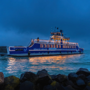 fénykomp a Balatonon