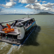 Tomaj katamarán Badacsony felé