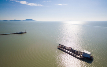 Egyéb műszaki tevékenységek, munkahajó a Balatonon