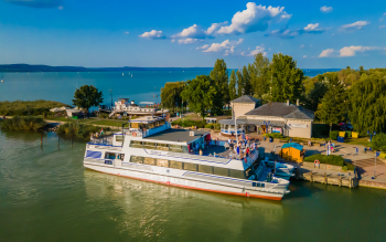 Füred katamarán Balatonboglár hajóállomáson