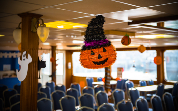 Halloween gyerekhajó