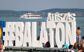 Balaton-átúszás, hajóközlekedés