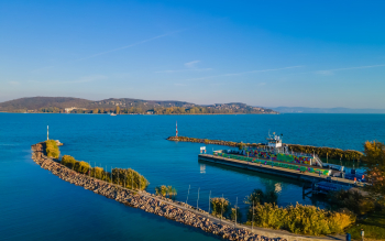 Komp a Balatonon