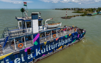 Komp a Balatonon