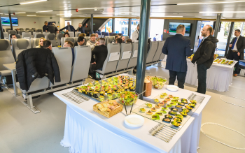 Rendezvényhajó catering felszolgálás