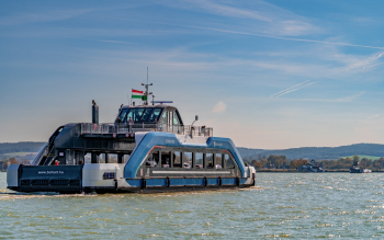 Szántód Komp a Balatonon