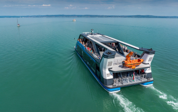 Balaton katamarán a Balatonon